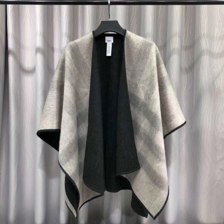 Burberry Charlotte Reversible Wool Felt Cape    140*140cm - everydesigner