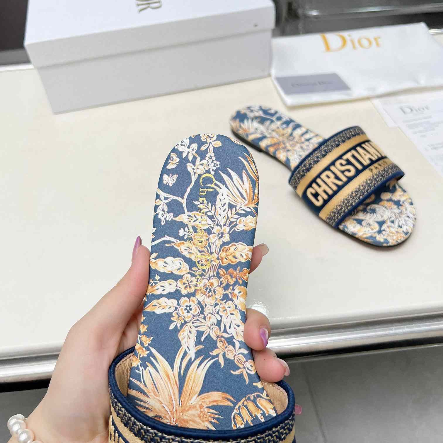 Dior Dway Slide - everydesigner