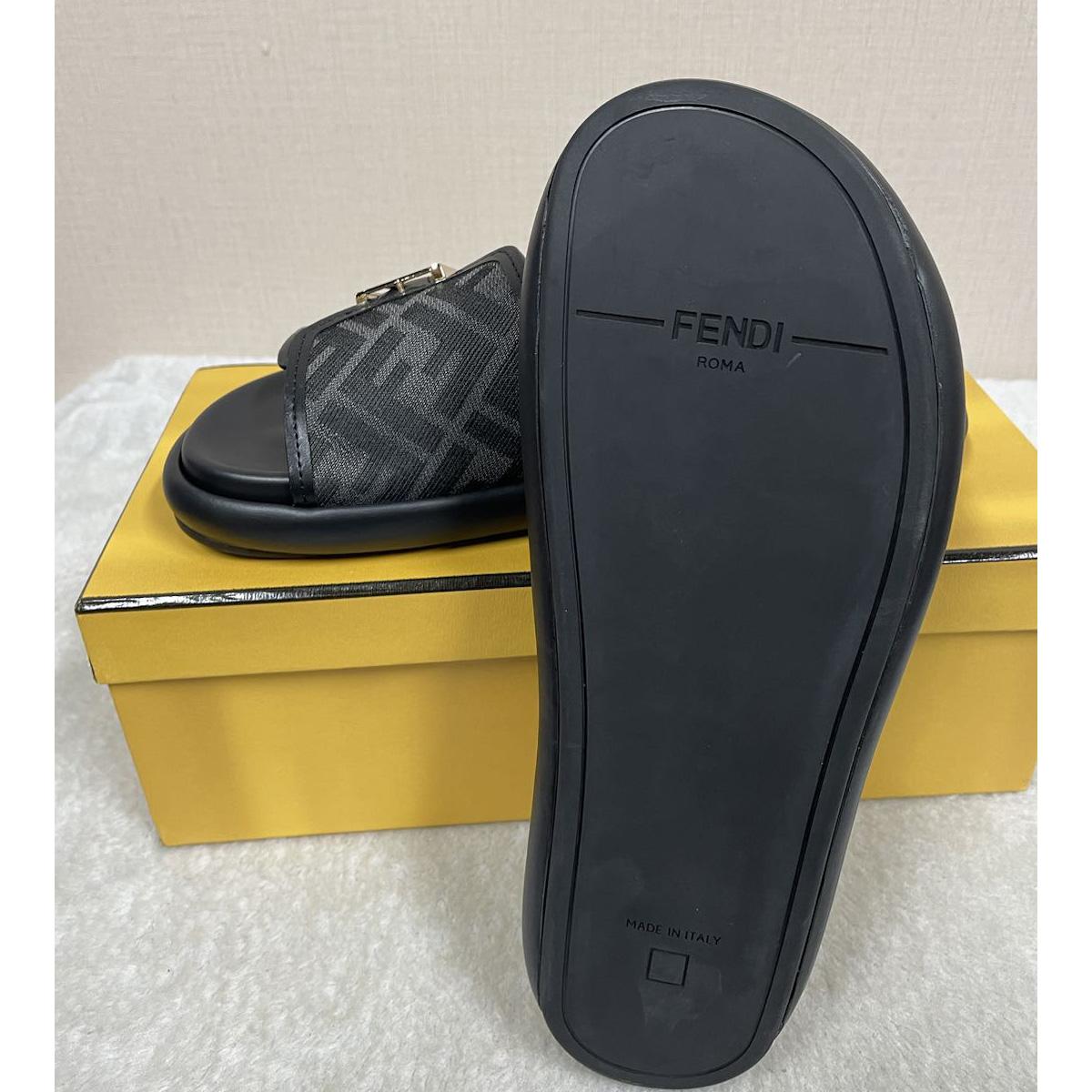 Fendi Feel Black Fabric Slides - everydesigner