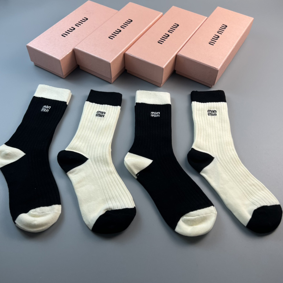 Miu Miu Socks /Box - everydesigner