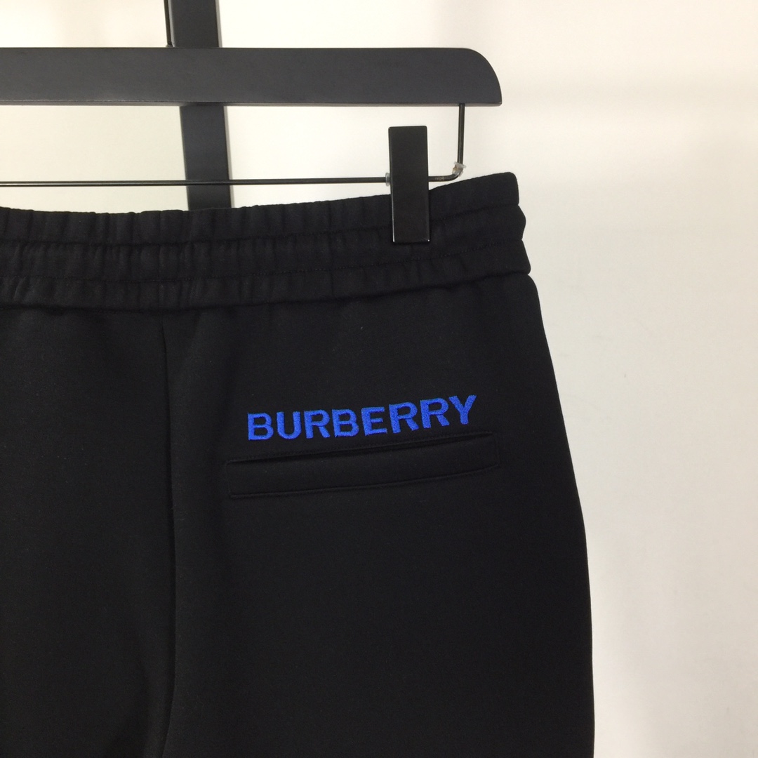 Burberry Tracksuit  - everydesigner