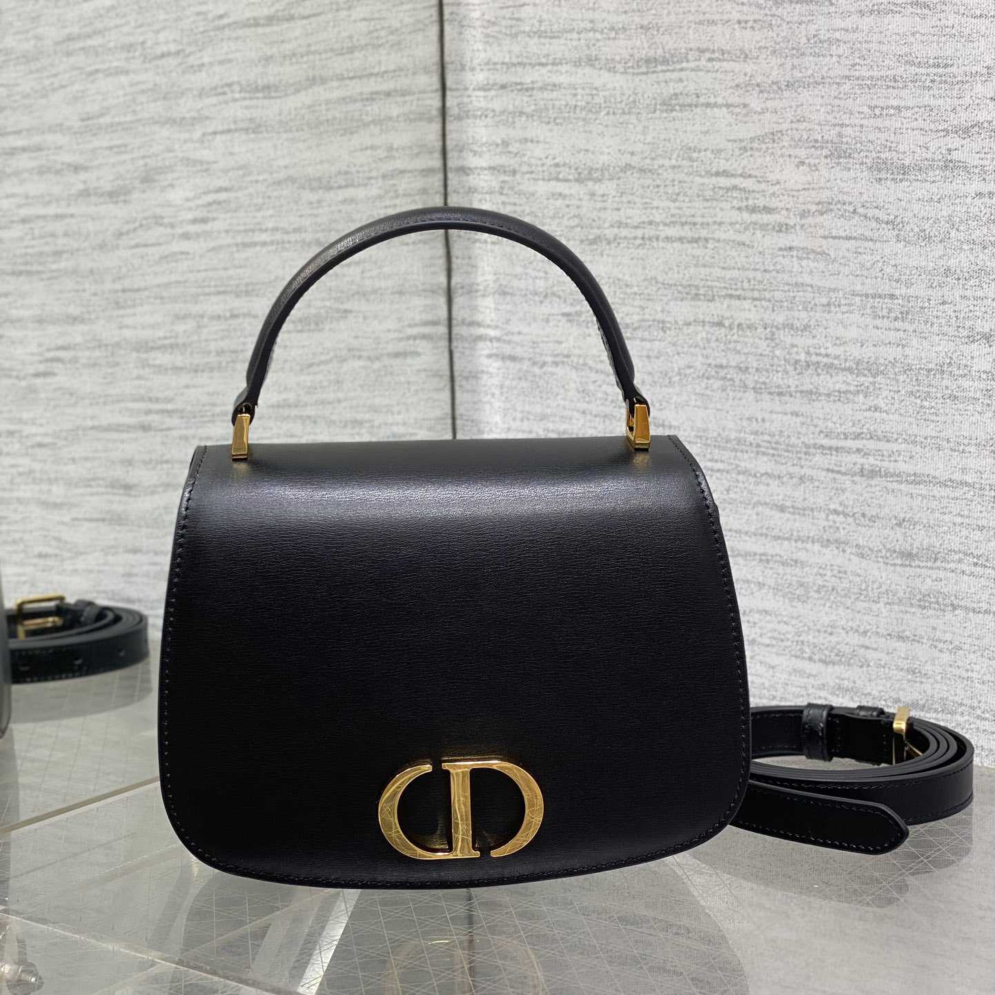 Dior Medium 30 Montaigne Avenue Top Handle Bag - everydesigner