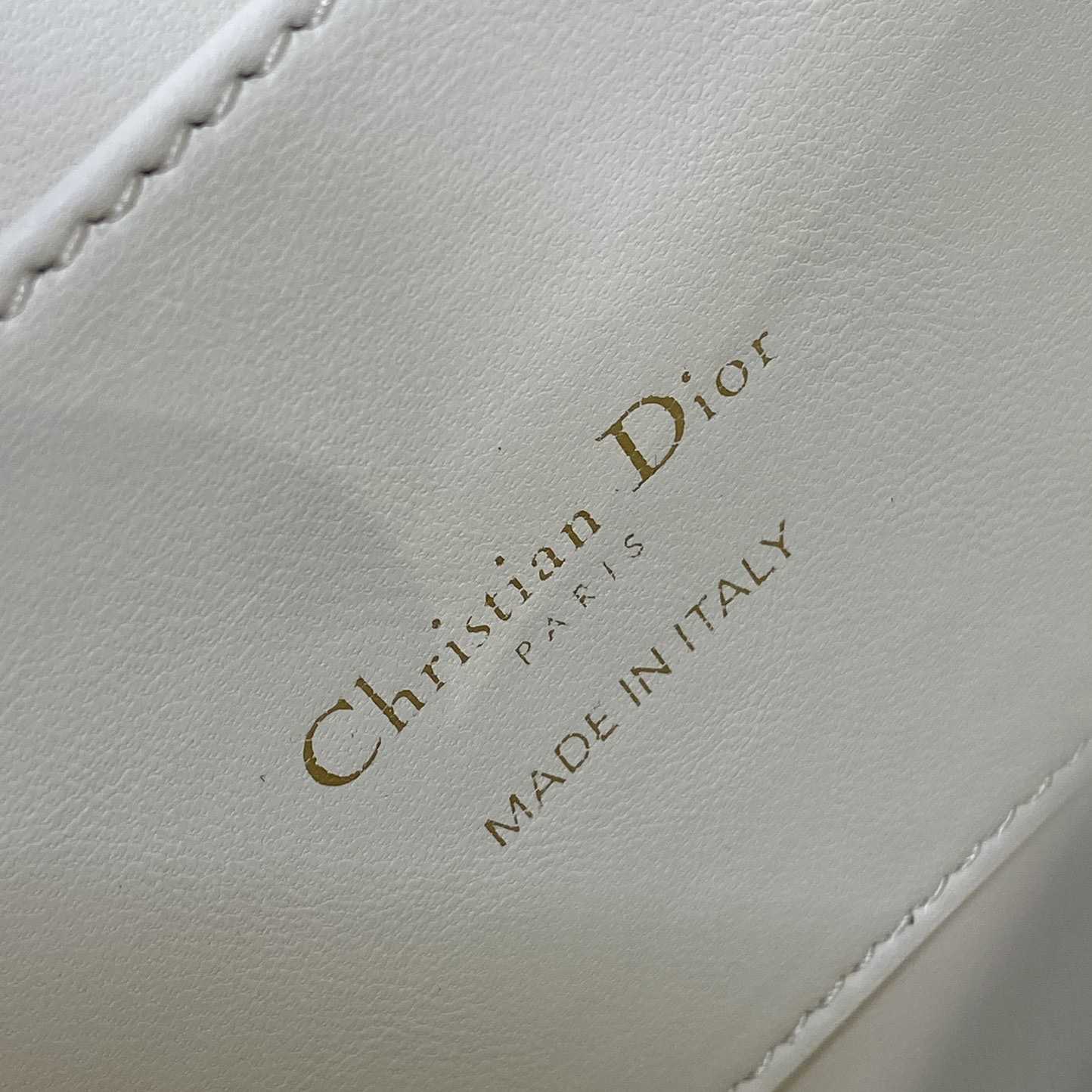 Dior Medium 30 Montaigne Avenue Top Handle Bag - everydesigner