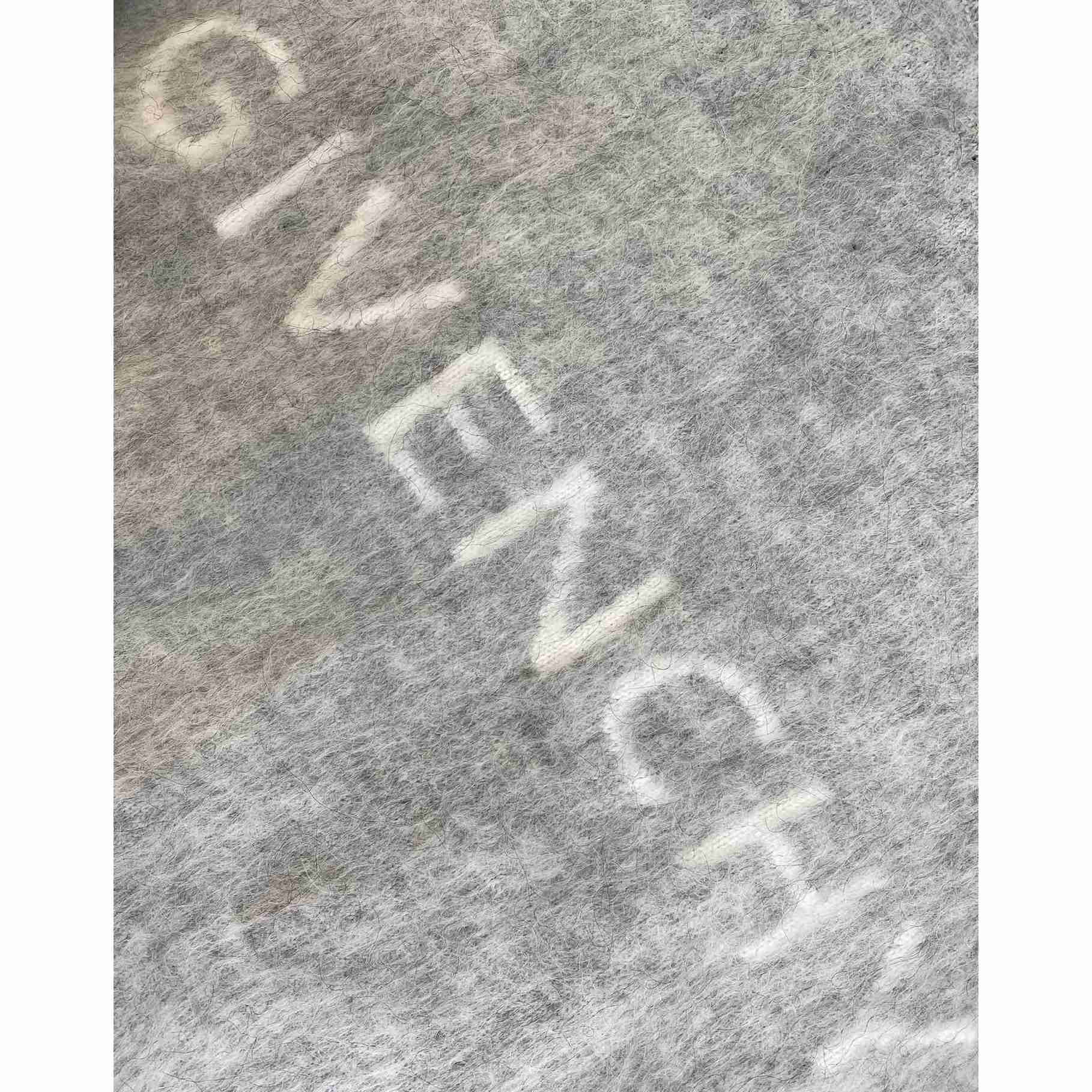 Givenchy 4G Logo Detailed Crewneck Sweater - everydesigner