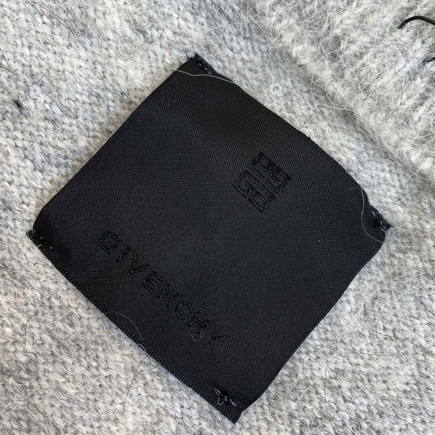 Givenchy 4G Logo Detailed Crewneck Sweater - everydesigner