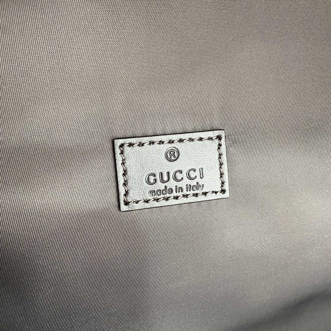 Gucci Medium Backpack With Gucci Logo - everydesigner