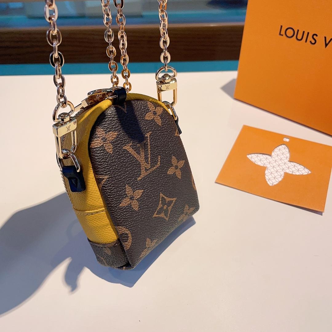 Louis Vuitton Key Holder and Bag Charm  - everydesigner