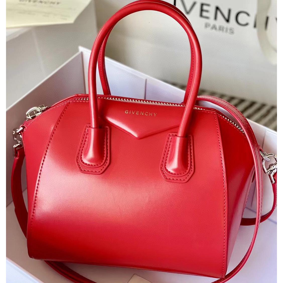 Givenchy Shiny Lord Calfskin Small Antigona Bag   22*27*13cm - everydesigner