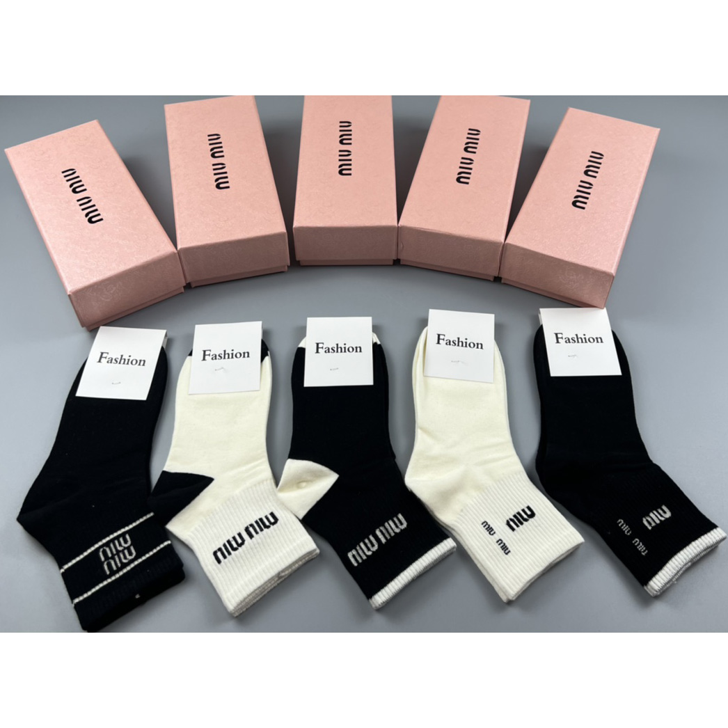 Miu Miu Socks /Box - everydesigner