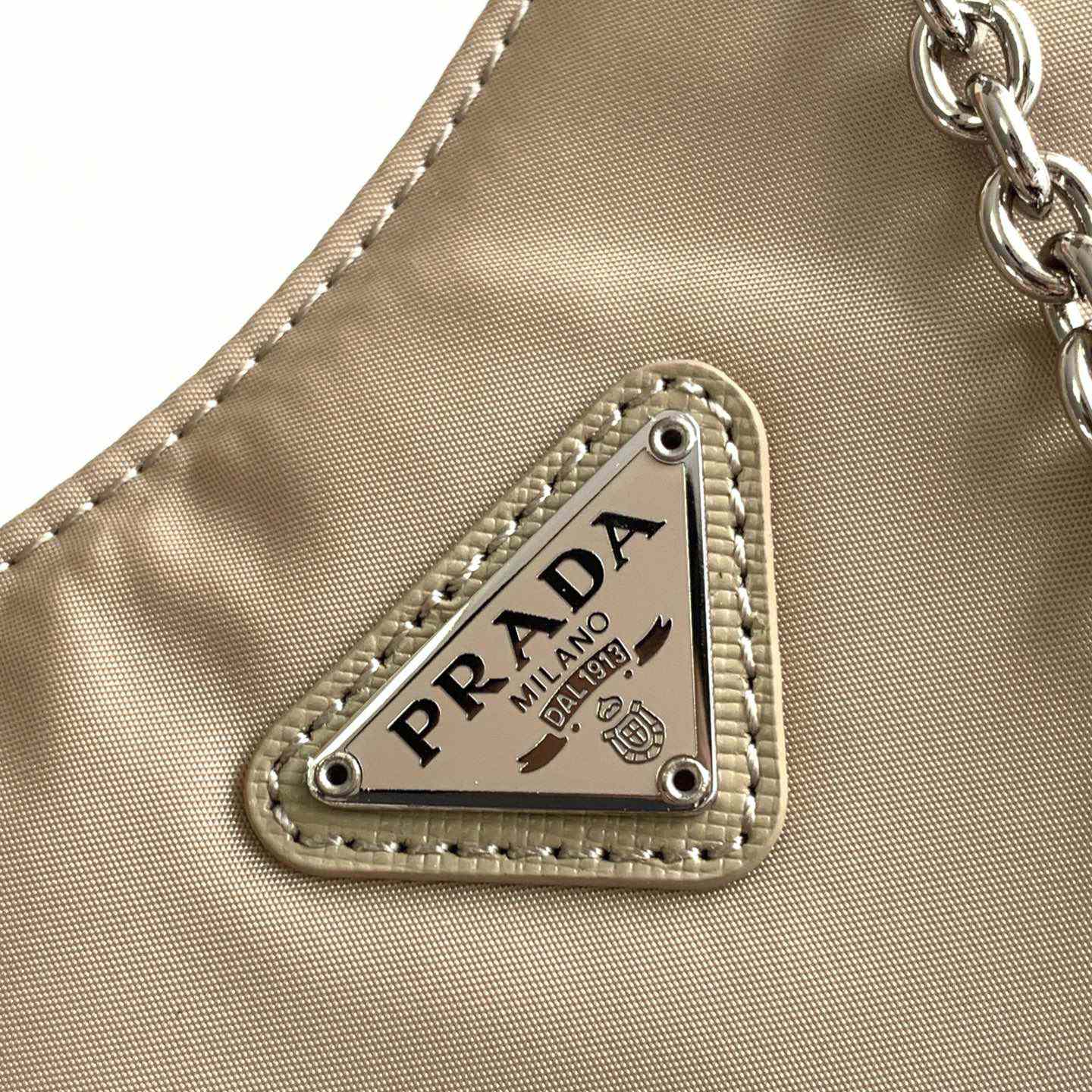 Prada Re-Edition 1995 Chaîne Re-Nylon Mini-bag - everydesigner