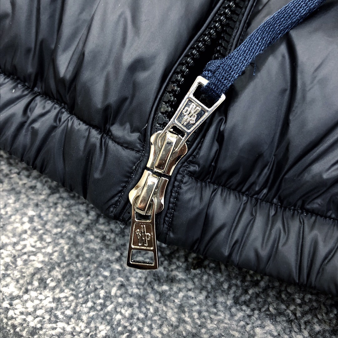 Moncler Black Down Jacket - everydesigner