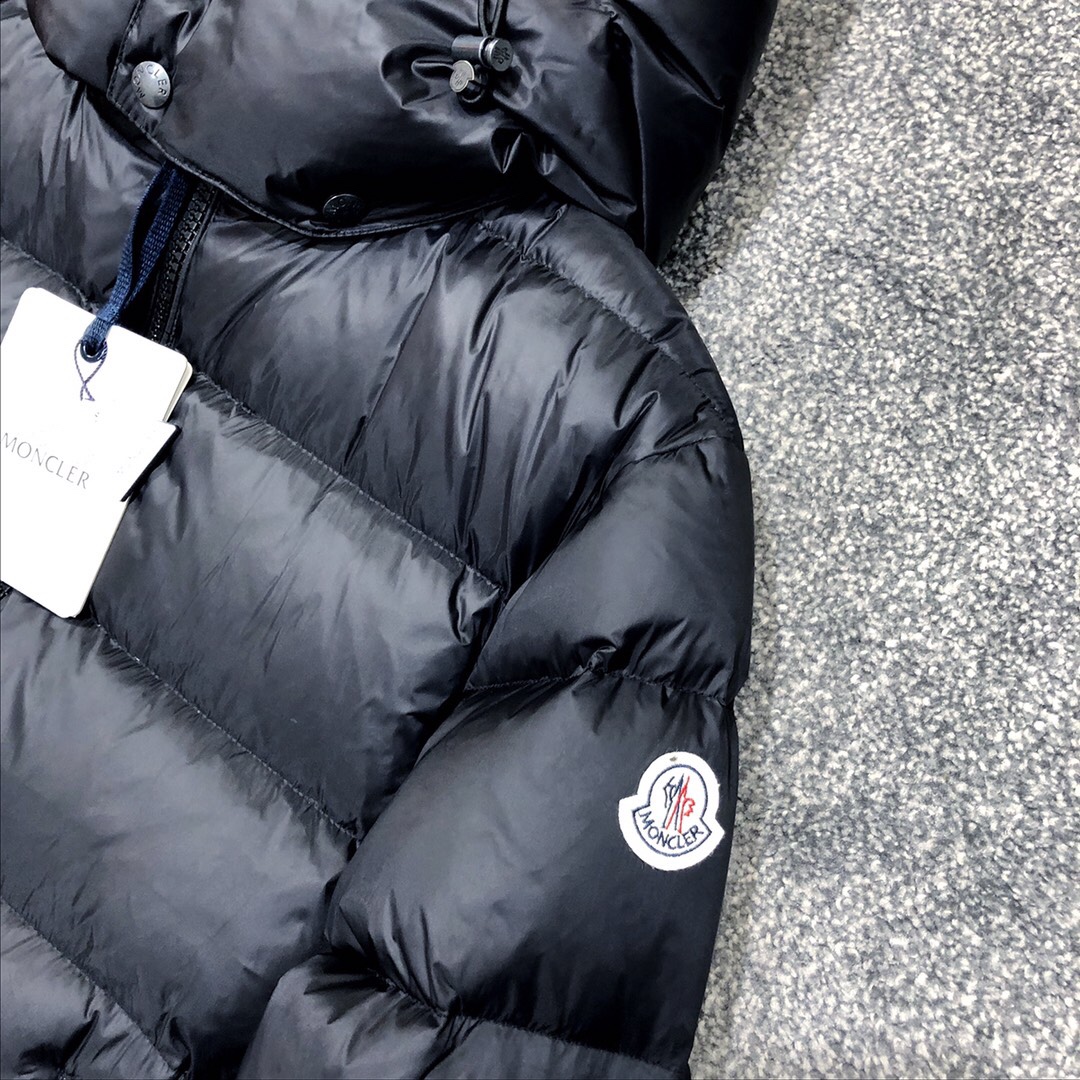 Moncler Black Down Jacket - everydesigner