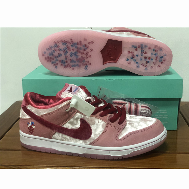 Strange Love X Nike SB Dunk Low  - everydesigner