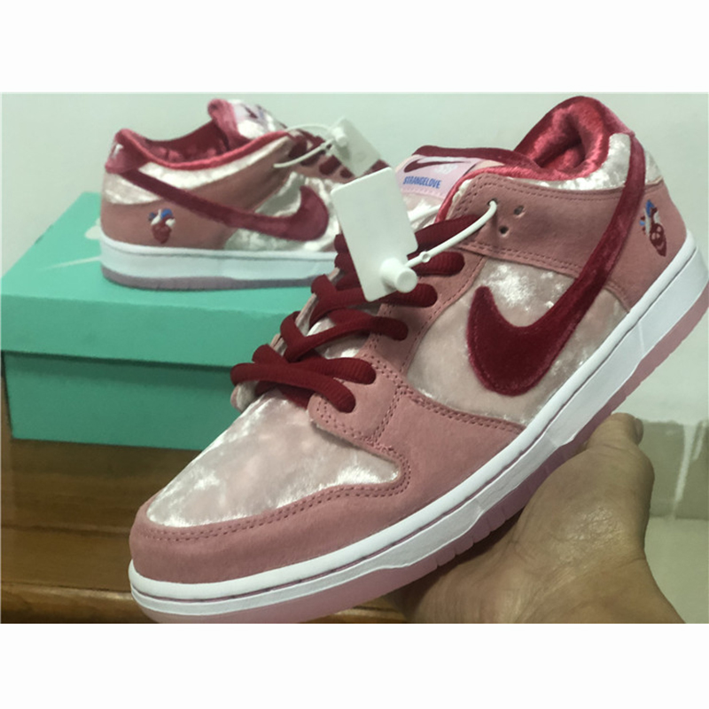 Strange Love X Nike SB Dunk Low  - everydesigner