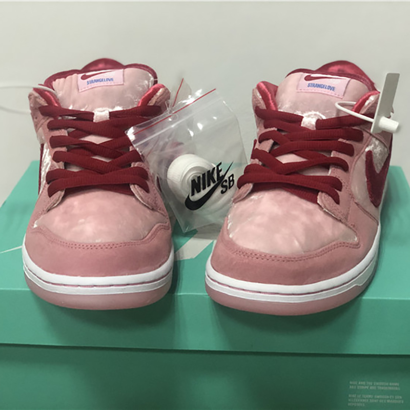 Strange Love X Nike SB Dunk Low  - everydesigner