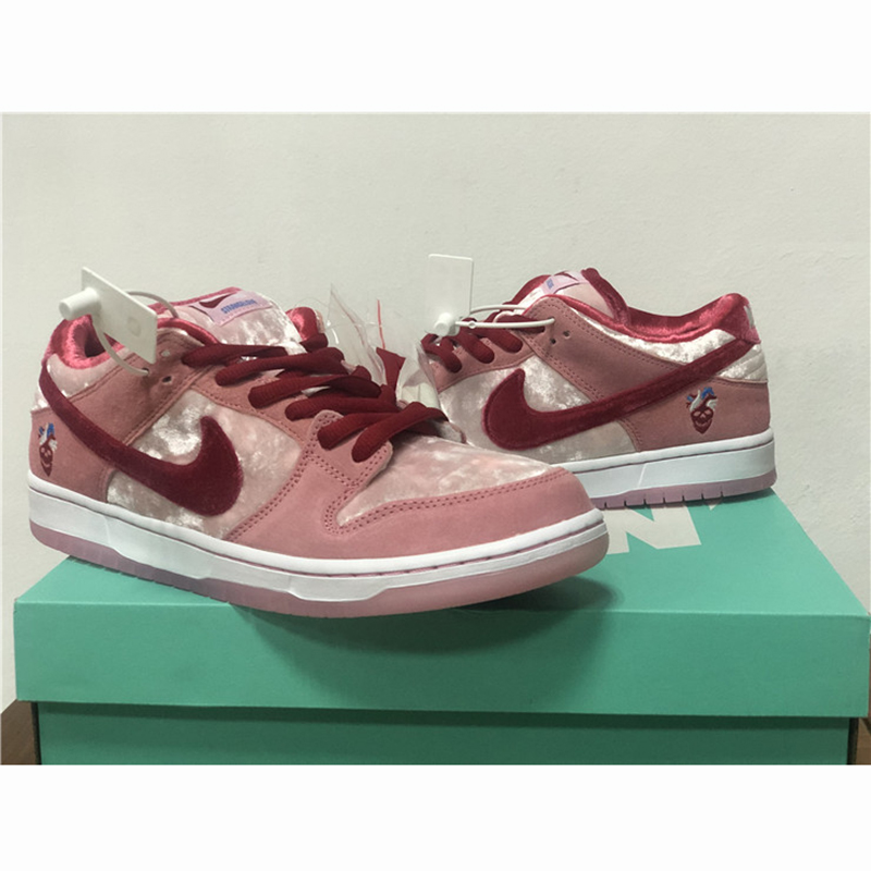 Strange Love X Nike SB Dunk Low  - everydesigner