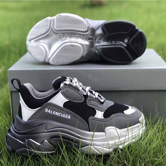 Balenciaga Triple S Sneaker  - everydesigner