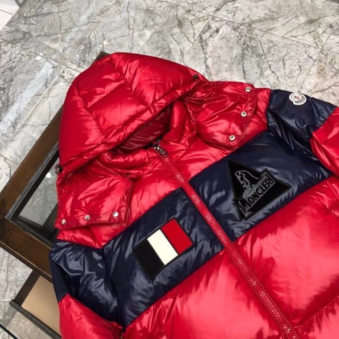 Moncler Logo Patch Padded Jacket - everydesigner