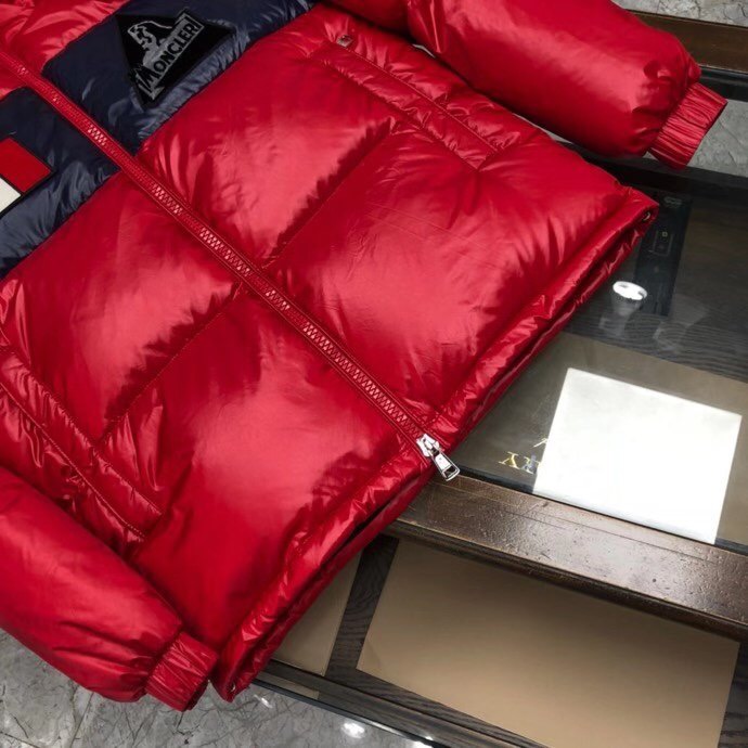 Moncler Logo Patch Padded Jacket - everydesigner