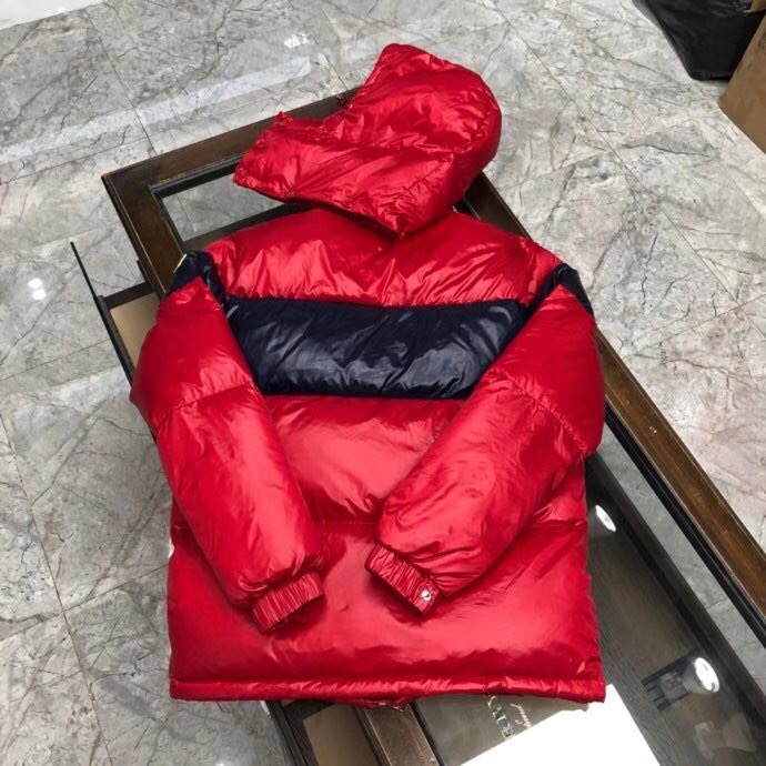 Moncler Logo Patch Padded Jacket - everydesigner