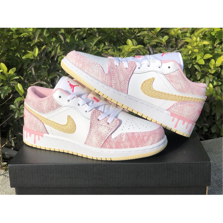 Jordan Air 1 Low GS Arctic Punch Paint CW7104-601 - everydesigner