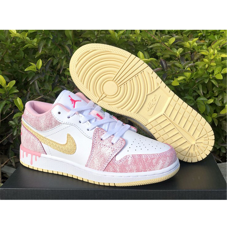 Jordan Air 1 Low GS Arctic Punch Paint CW7104-601 - everydesigner