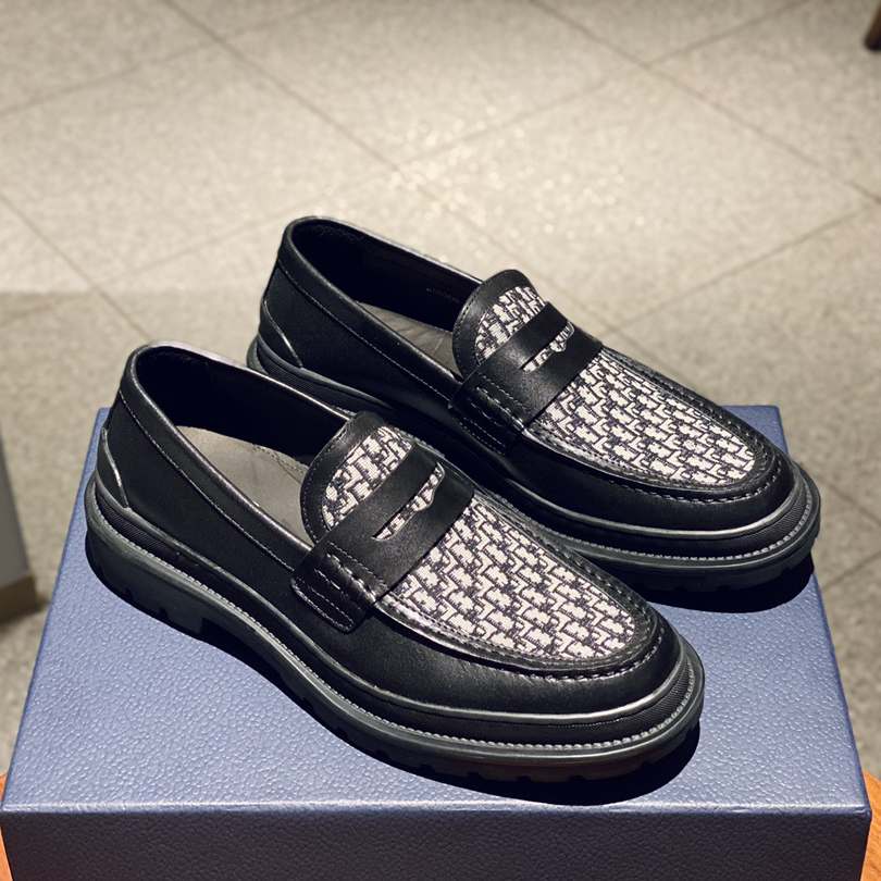 Dior  Oblique Explorer Loafer - everydesigner