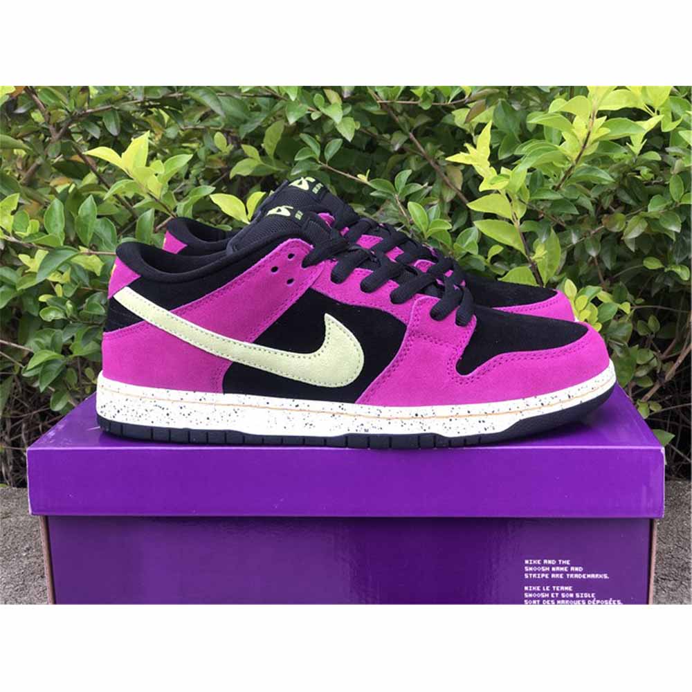 Nike SB Dunk Low "Red Plum" - everydesigner