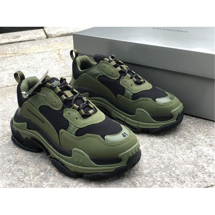 Balenciaga Triple S Trainer - everydesigner