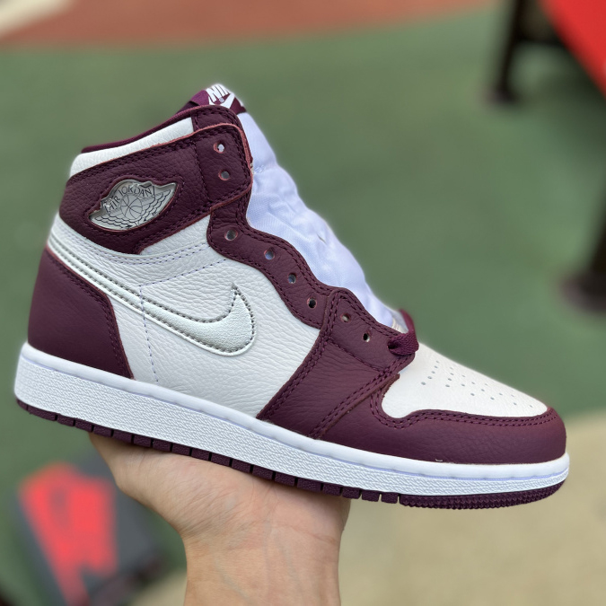 Jordan AJ 1 Retro High OG “Bordeaux” Sneaker - everydesigner