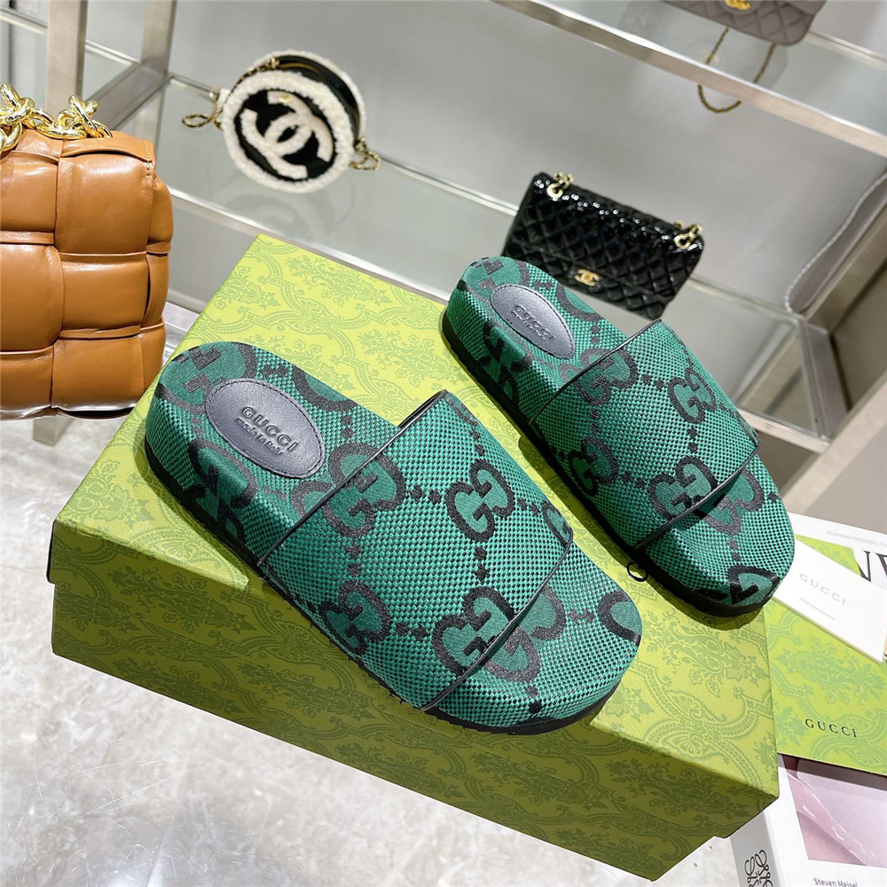 Gucci  Green GG Logo Slides - everydesigner