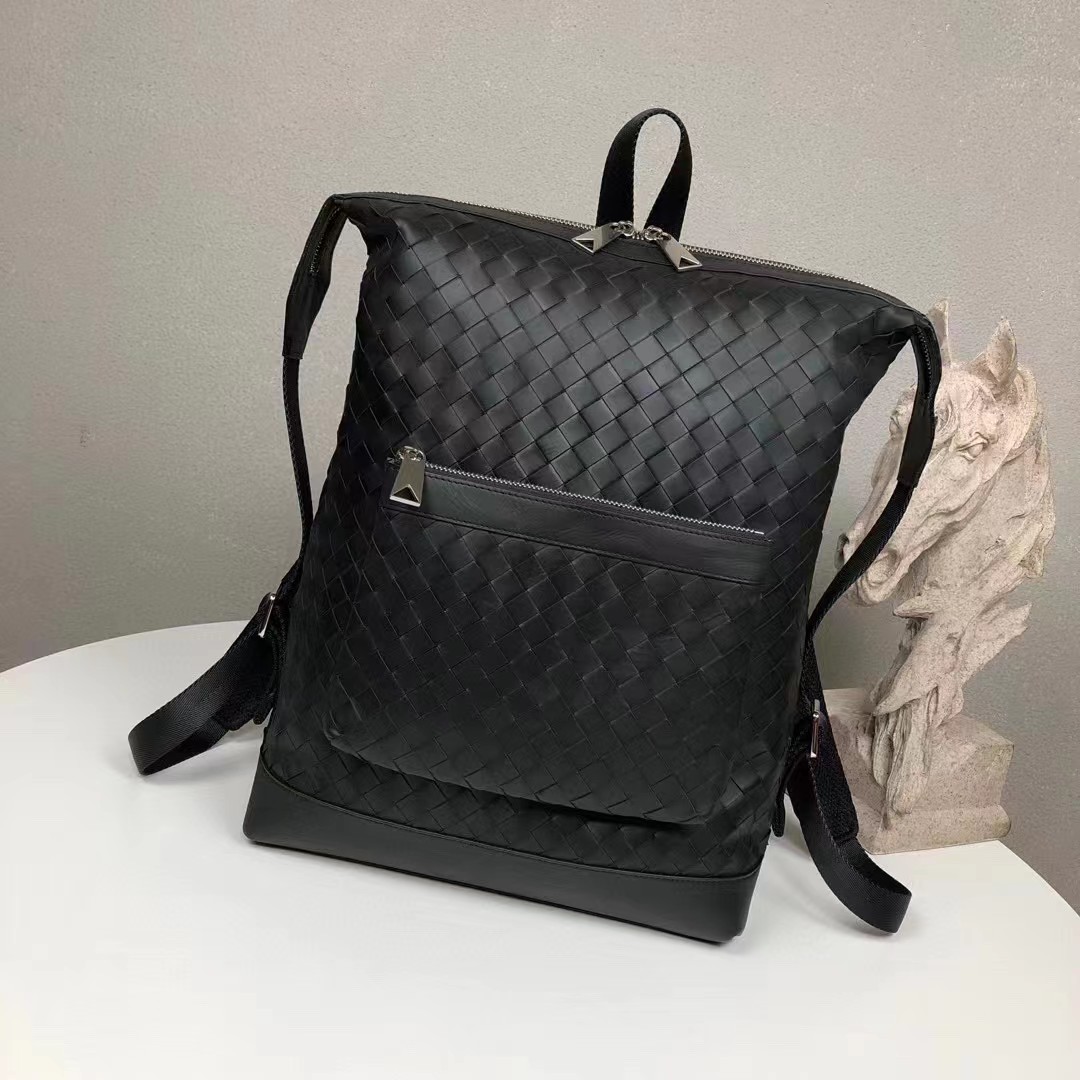 Bottega Veneta  Backpack  - everydesigner