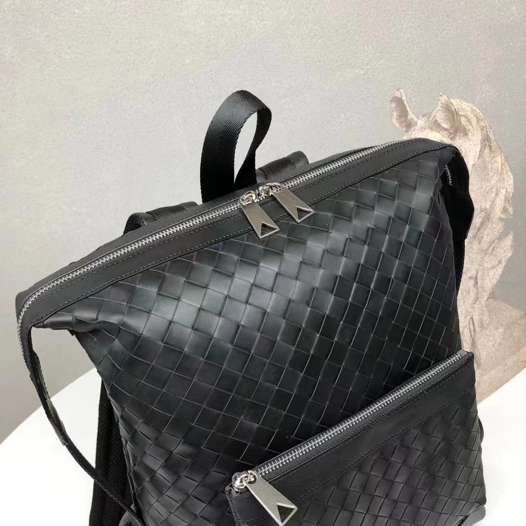 Bottega Veneta  Backpack  - everydesigner