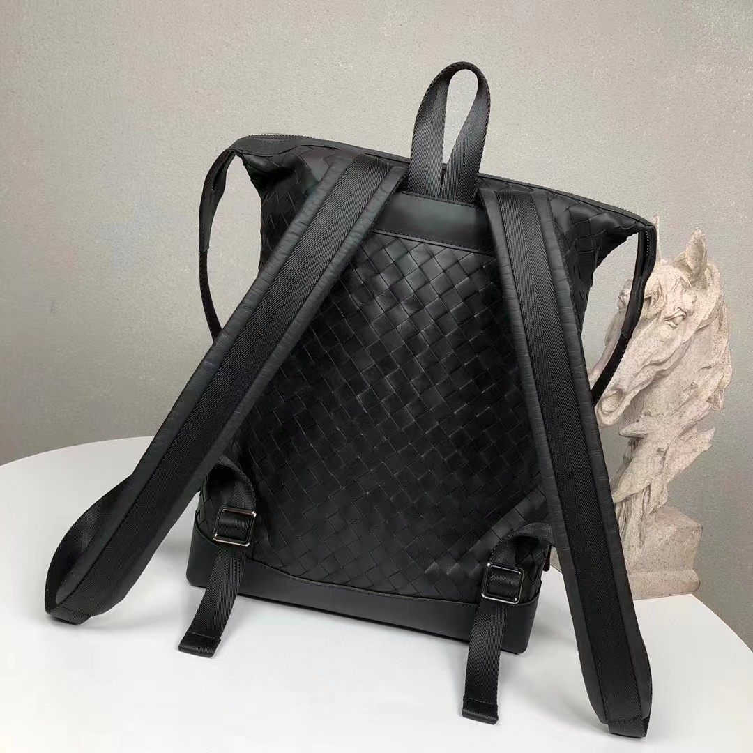 Bottega Veneta  Backpack  - everydesigner