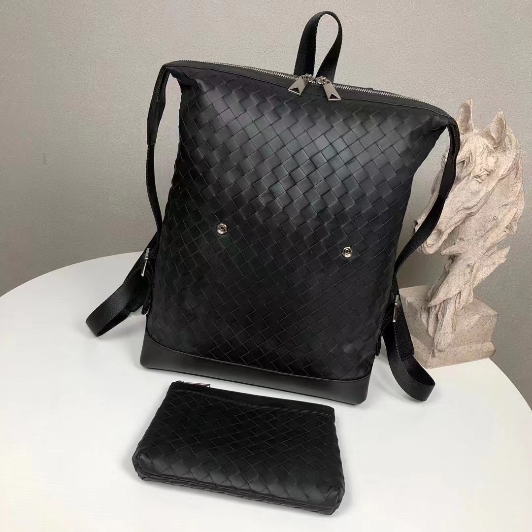 Bottega Veneta  Backpack  - everydesigner