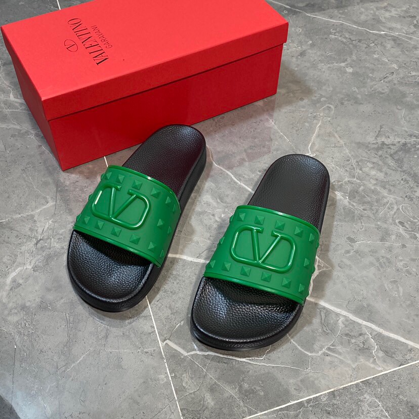 Valenti Garavani Summer V Logo Singature Sandal In Green - everydesigner