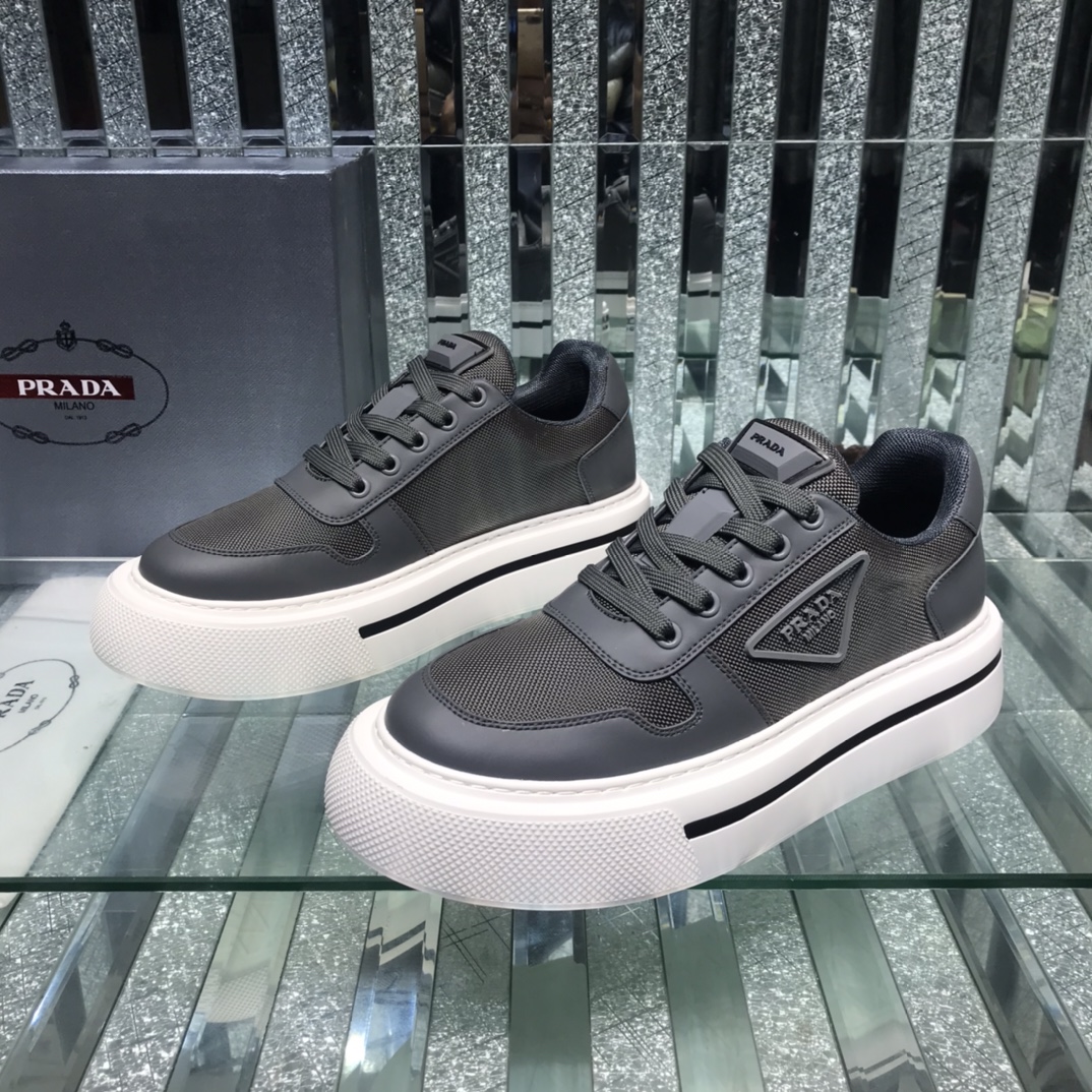 Prada Logo Sneakers In Black - everydesigner