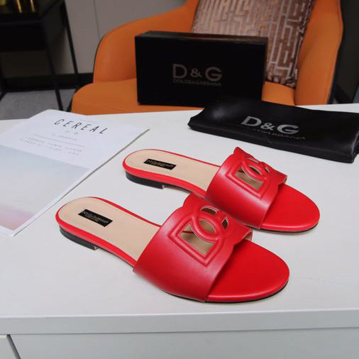 Dolce & Gabbana  DG Logo Leather  Sandal - everydesigner