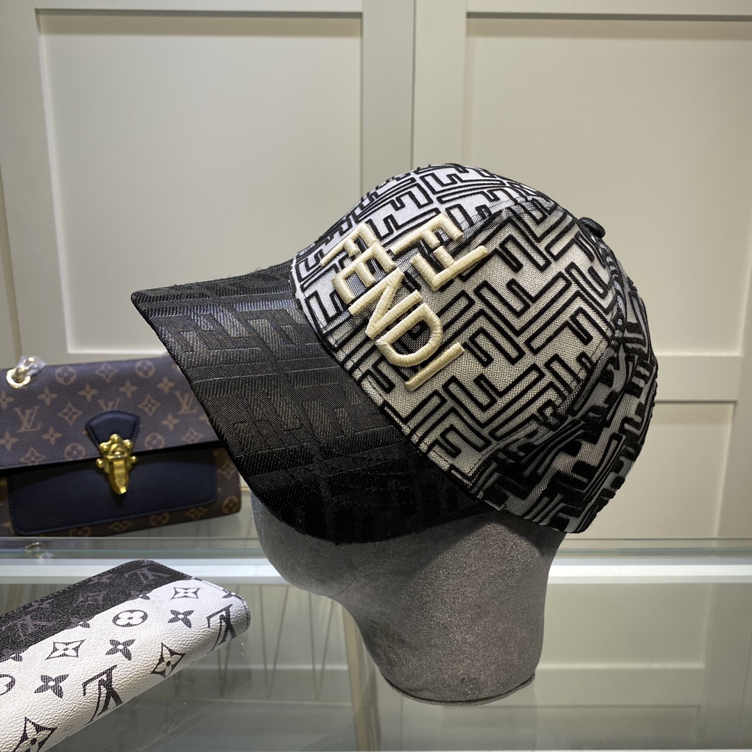 Fendi FF  Logo Baseball Cap - everydesigner