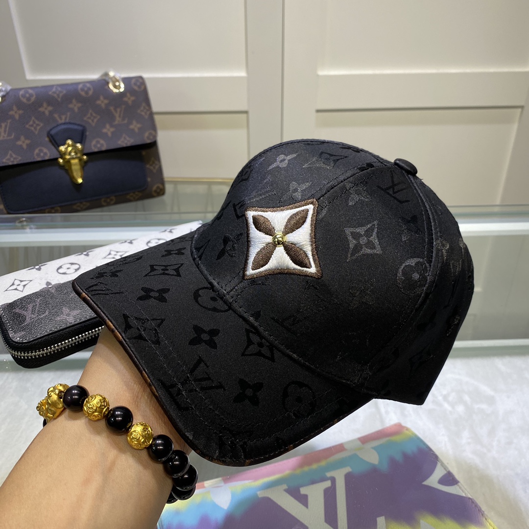 Louis Vuitton Monogram Baseball Cap - everydesigner