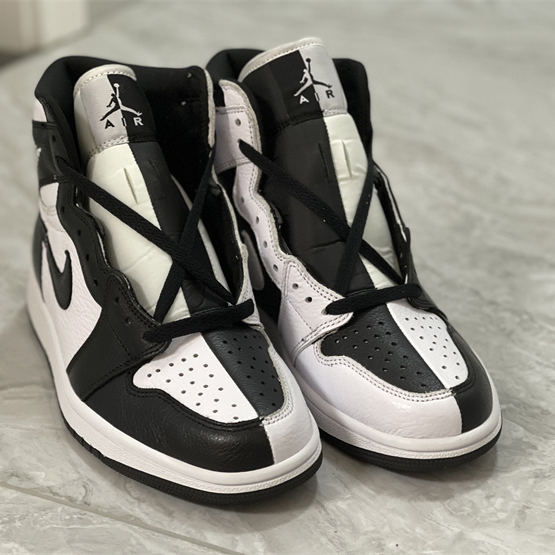 Air Jordan 1 High OG'Invert' Sneaker   DR0501-101 - everydesigner