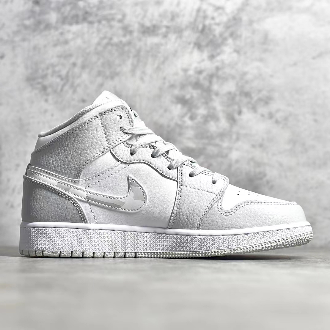 Air Jordan 1 Sneaker     - everydesigner