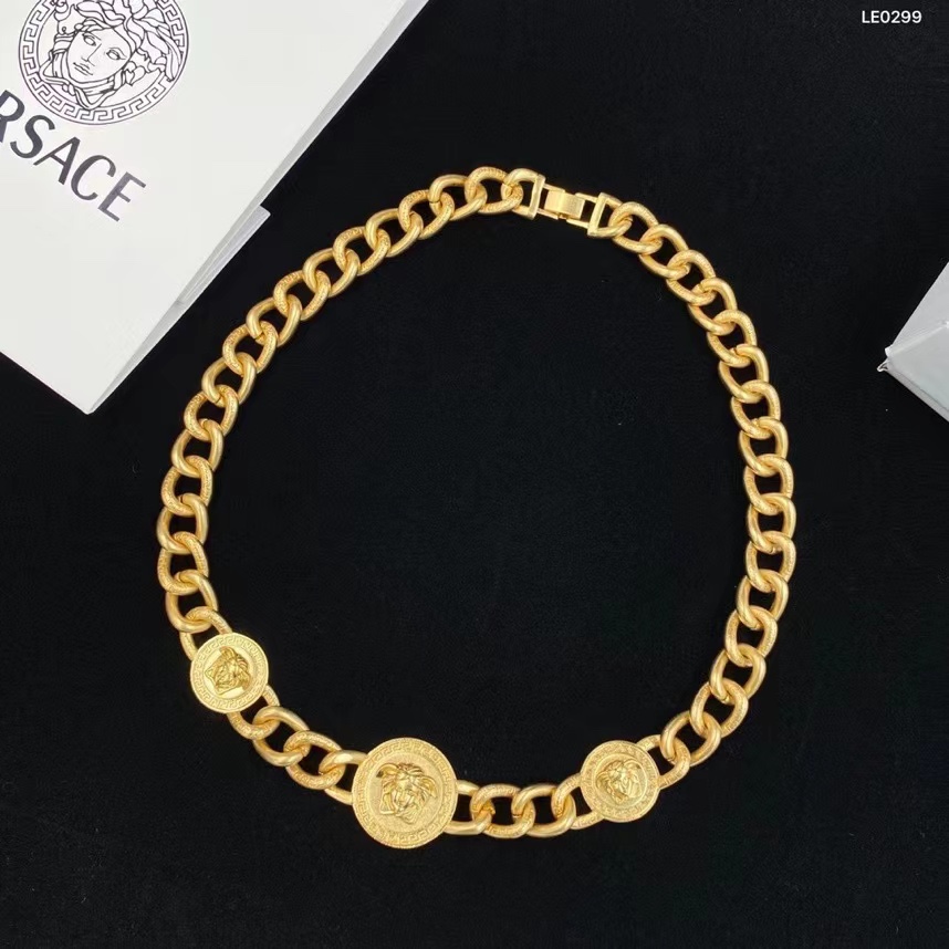 Versace Medusa Necklace - everydesigner