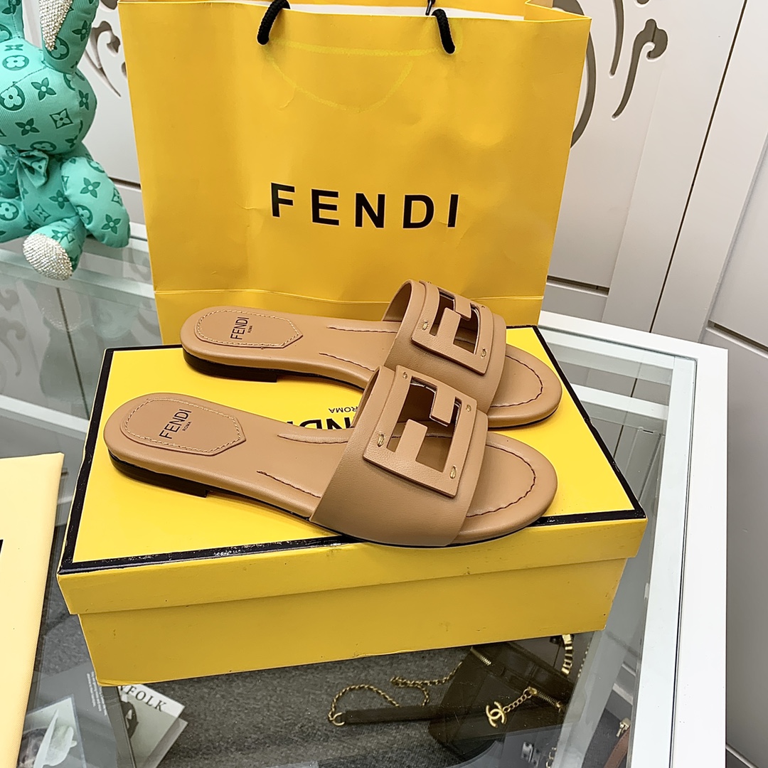 Fendi Signature Brown Leather Slides - everydesigner