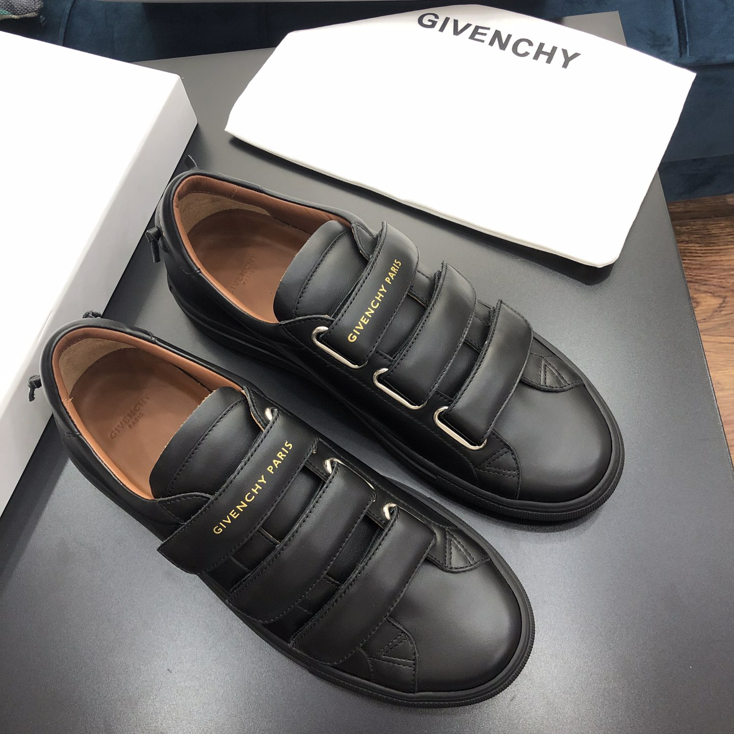 Givenchy Urban Leather Sneakers - everydesigner