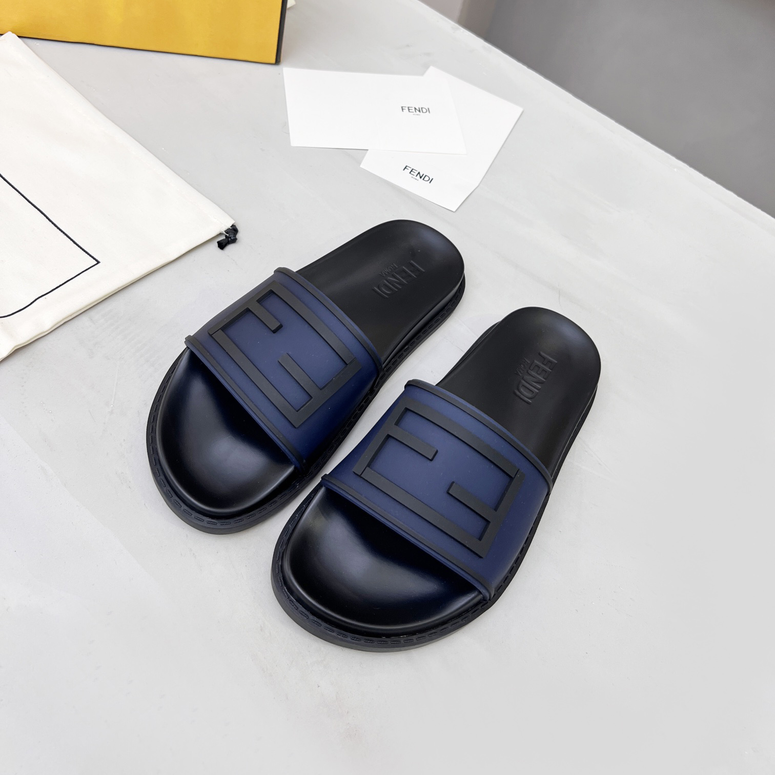 Fendi Baguette Slides - everydesigner