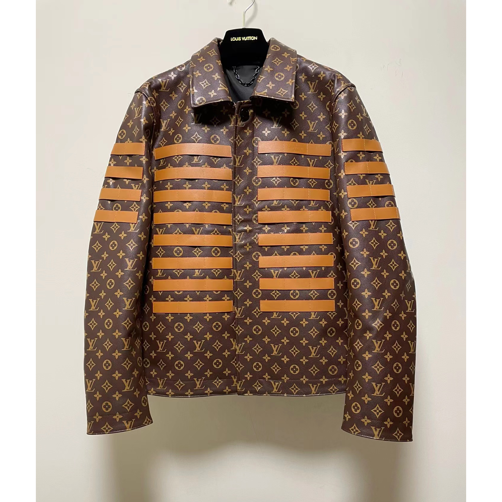 Louis Vuitton Logo Jacket - everydesigner