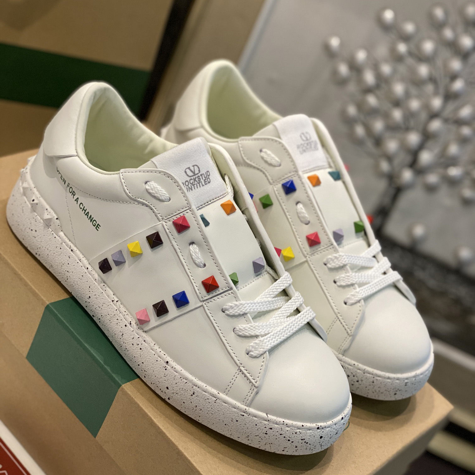 Valenti  Open For A Change Sneaker In Bio-Based Material In White/Multicolor - everydesigner