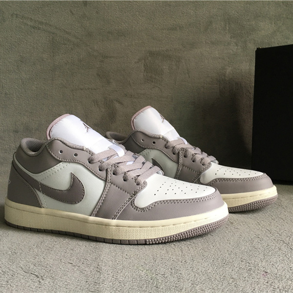 Air Jordan 1 Low Sneaker     553560-053 - everydesigner