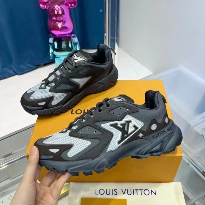 Louis Vuitton Runner Tatic Sneaker(Upon UK Size) - everydesigner